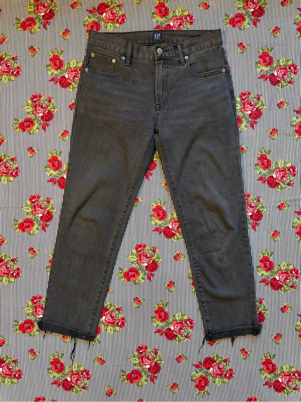 GAP Women's Charcoal Cropped Mid Rise Best Girlfriend Straight Jeans